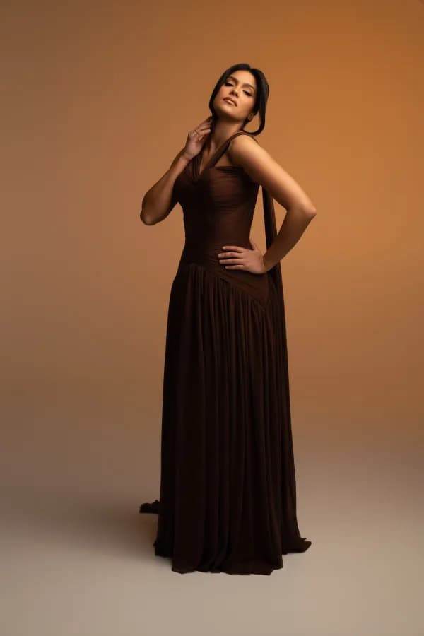 Robe de soirée perlée rouge disponible à la location chez Umel Couture