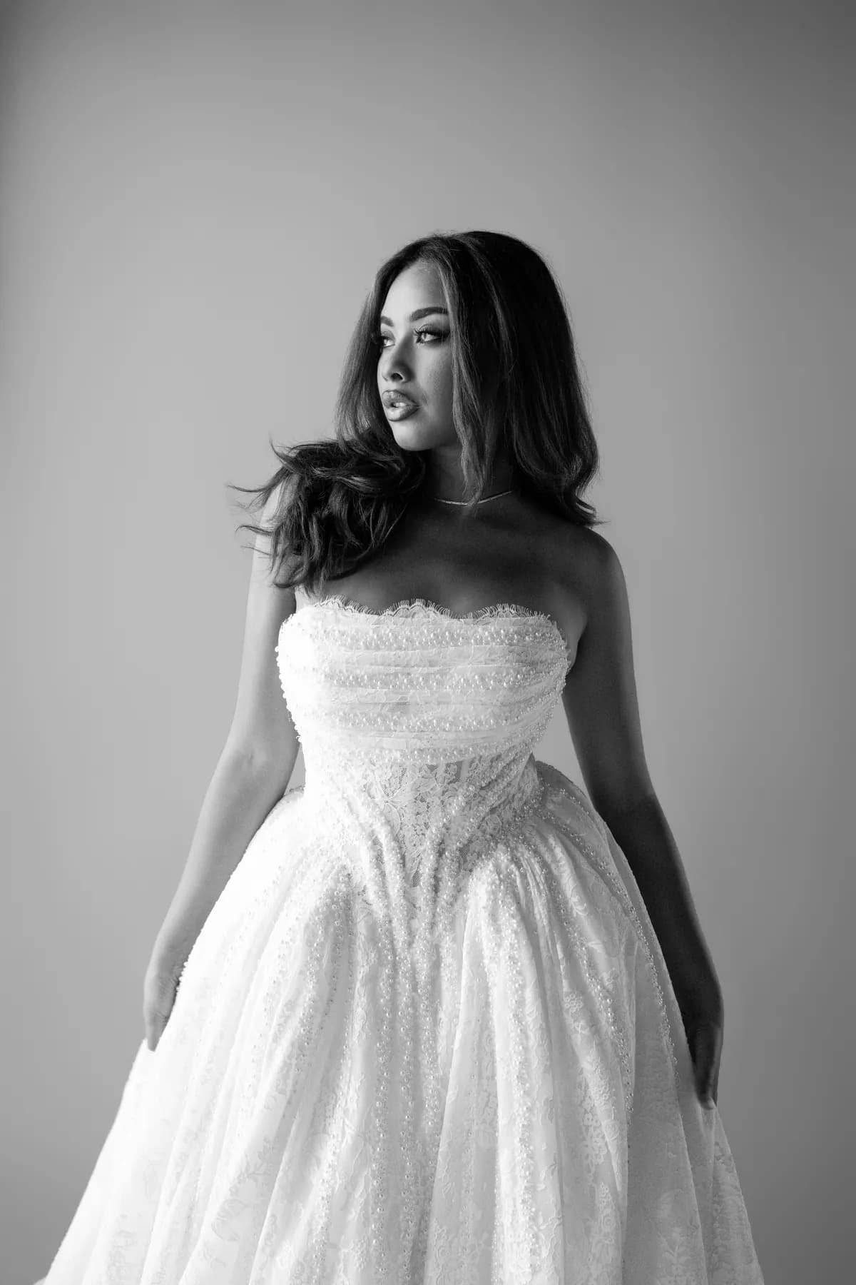 Robe bustier perlé en noir et blanc