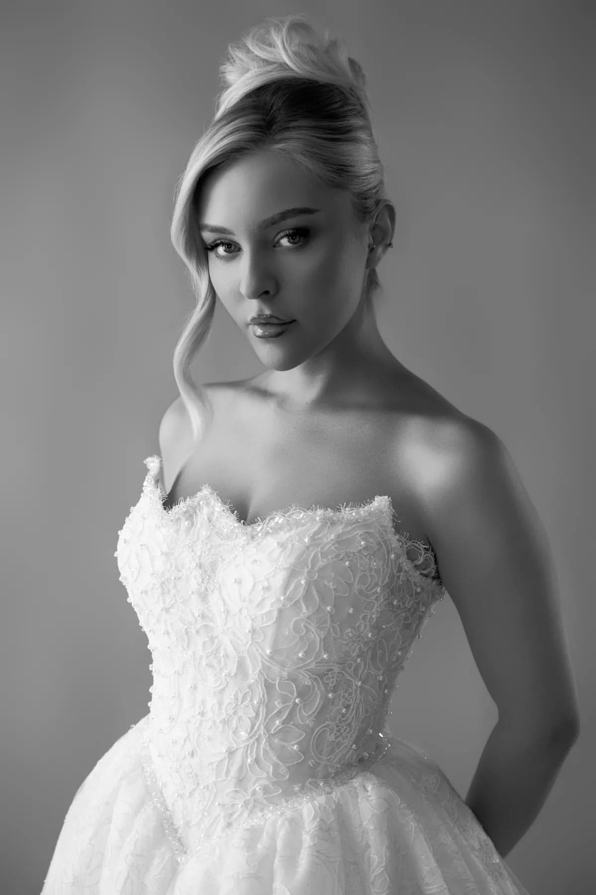 Robe princesse dentelle en noir et blanc