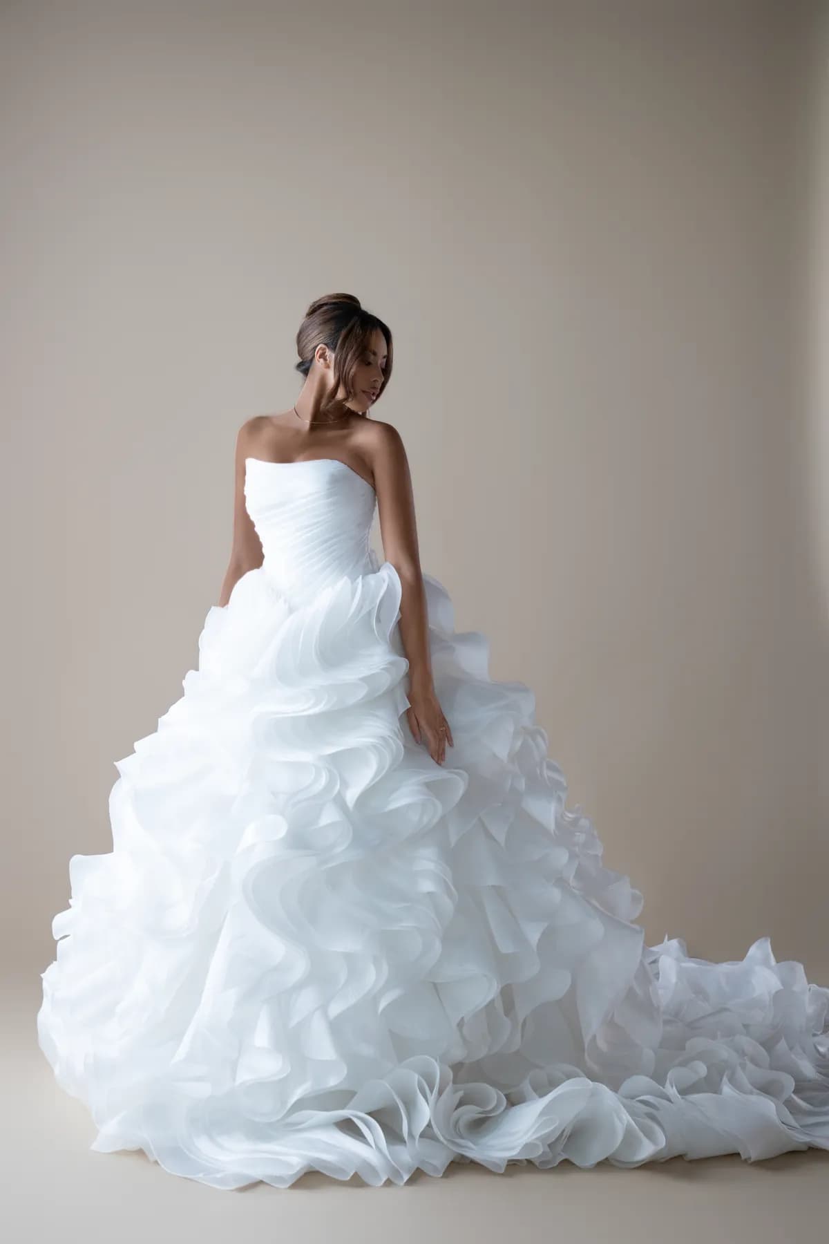 Robe à volants d'organza, vue en pied