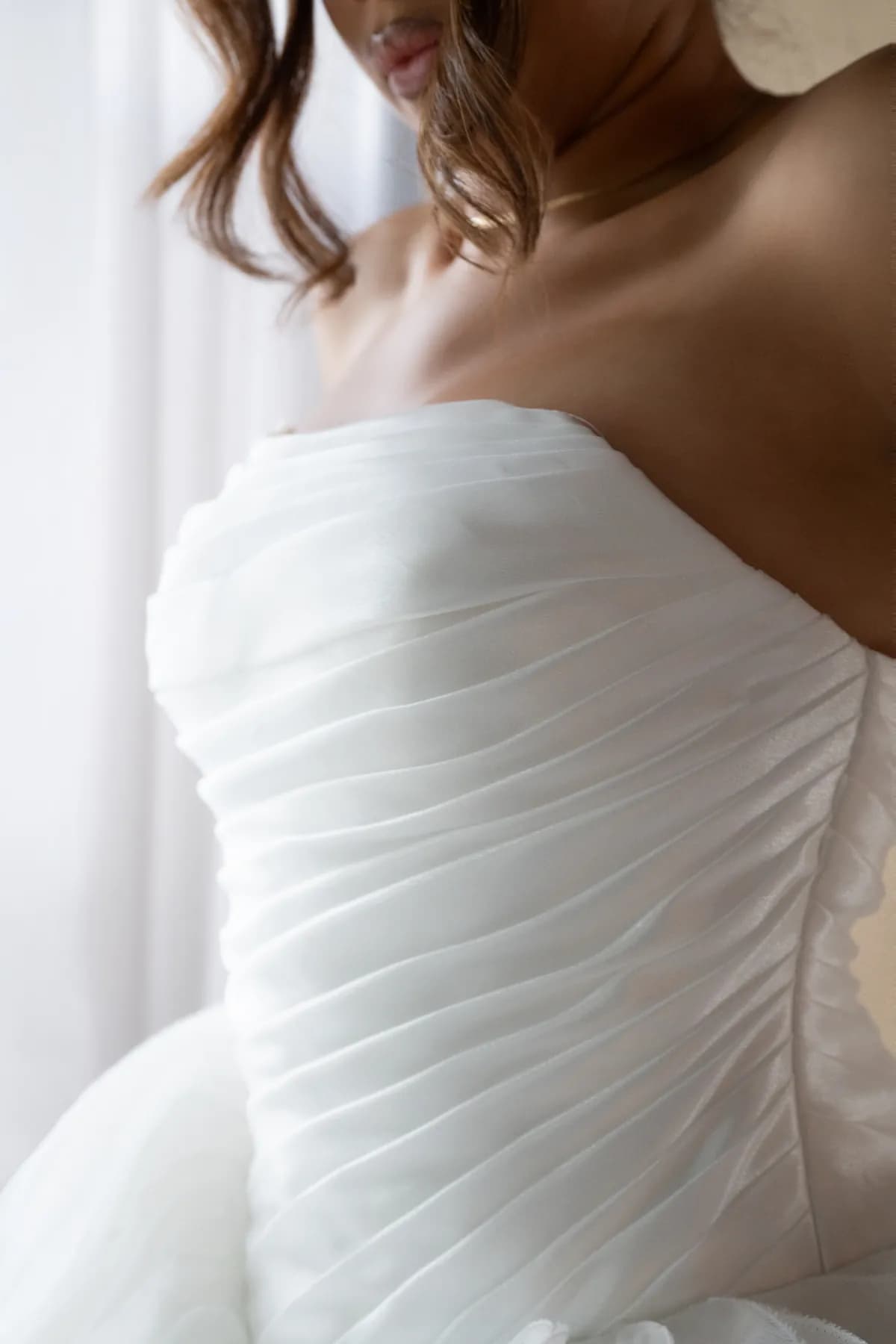 Détail du bustier drapé